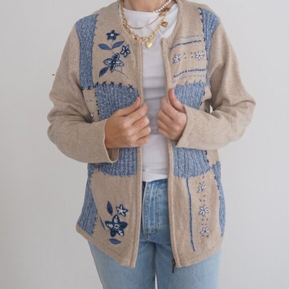 Alia Beige Blue Embroidered Floral Knit Zip Up Cardigan Sweater Large - Picture 2 of 14